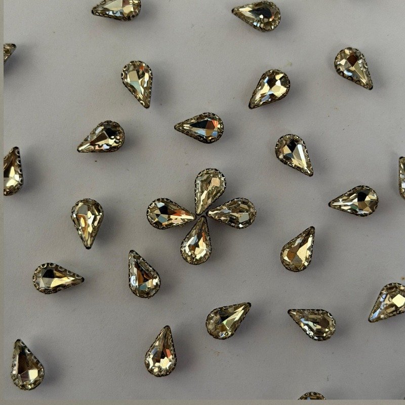 50 Pcs Teardrop Sew-on Stone