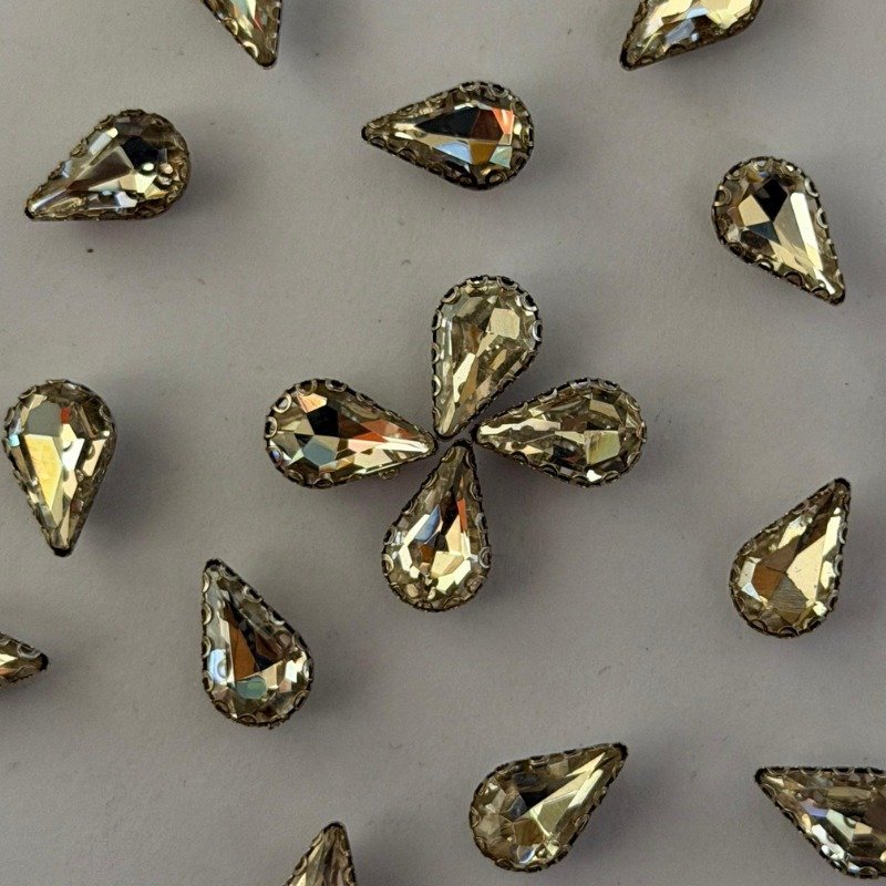 50 Pcs Teardrop Sew-on Stone